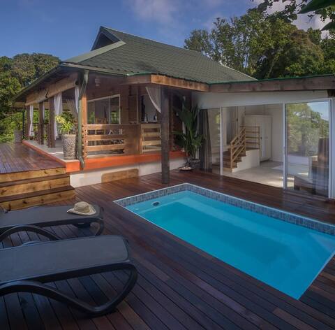 Petit Payot Beach Hut • La Pointe Beach Huts
