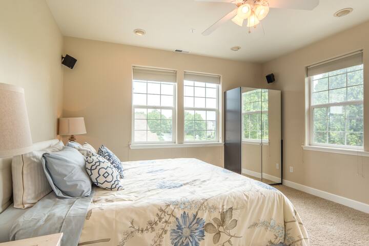 Beautiful Orenco Home, Near Intel, Nike! Sunset Rm
