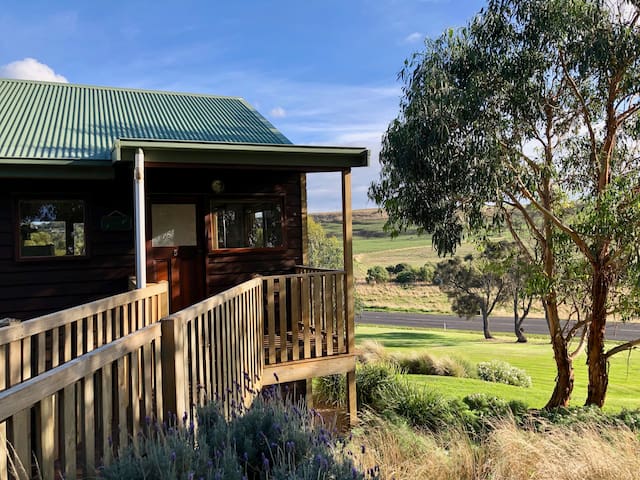 Daysy Hill Country Cottages – Wattle Cottage