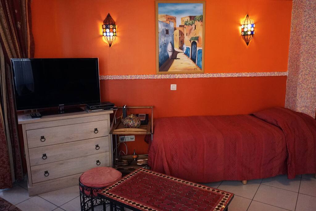 Chambre ouverte/Salon - Open bedroom/living room