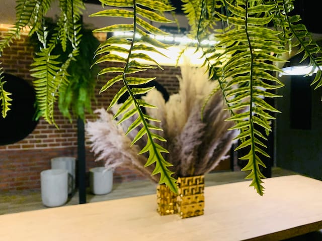 4 Luxury Bedroom with Full kitchen near Thonglor