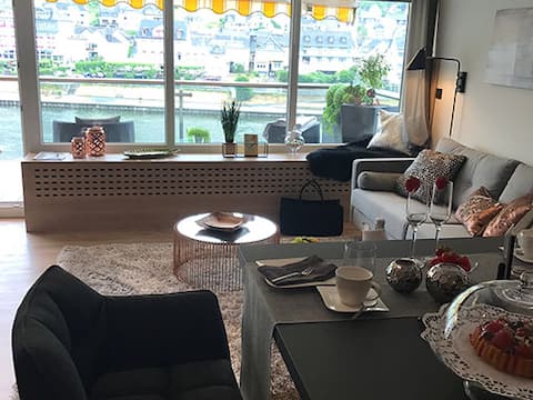Successful Airbnb property: Moselapart2 penthouse with balcony and view of the Moselle in Cochem