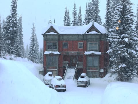 Twin Peaks A at Silver Star. Trailside Joy!