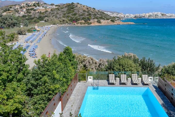 Beachfront Villa-Direct beach access & huge pool gallery image 4