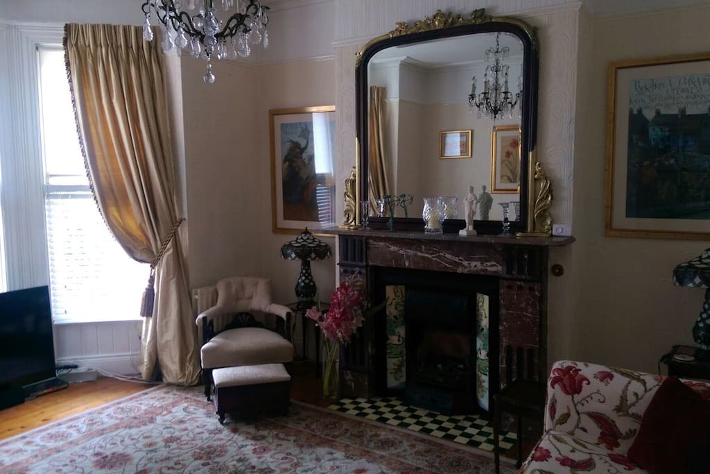 Separate guests living room