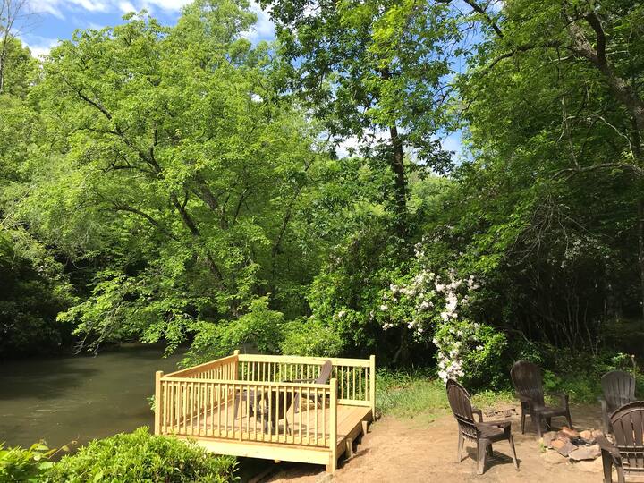 The Gingerbread River House Cartecay🐩🐕👍 Cabins for Rent in Ellijay