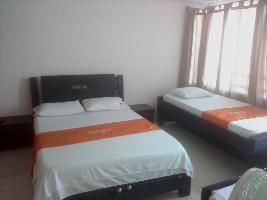 2/7 habitación, 1 cama matrimonial, 1 cama sencilla