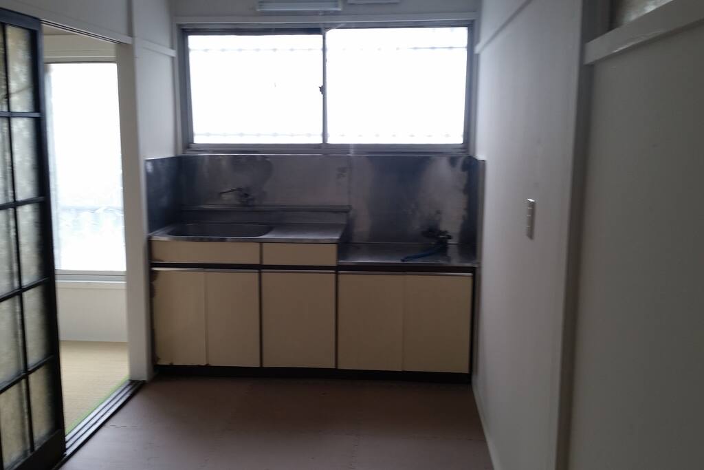 full kitchen