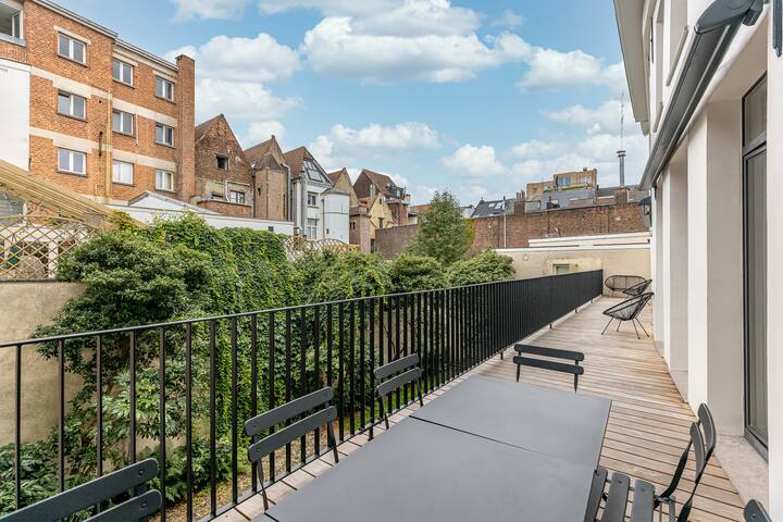 Beautiful spacious Loft in the Heart of Antwerp gallery image 5