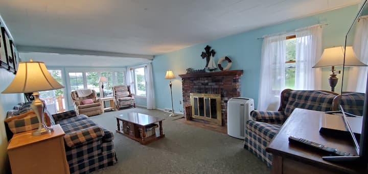 Homey Cottage With Views Of Findley Lake - Findley Lake, NY