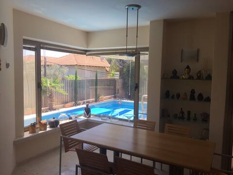 Luxury Villa  in Raanana ,4 suites&Swimming pool