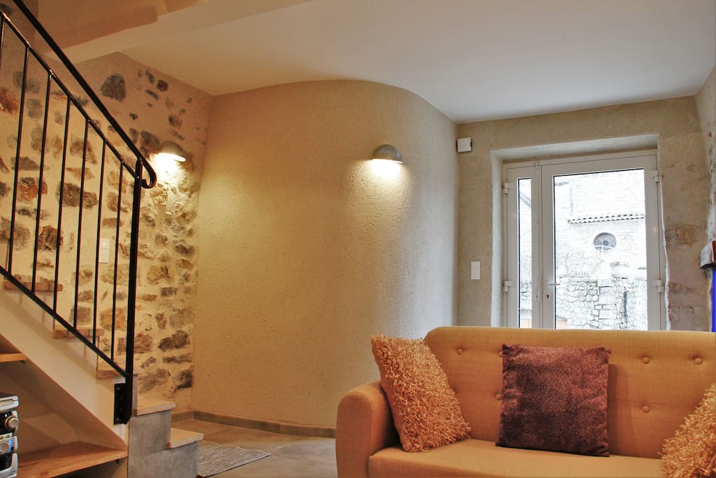 Un espace salon convivial.
