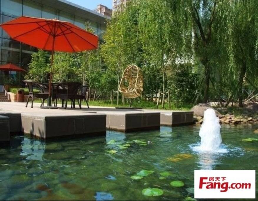 Garden 小区的喷泉水池