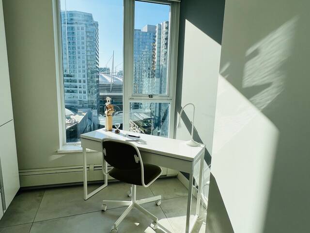 Spacious 2B+2B W/Parking,Pool,Gym,Sauna,A/C gallery image 4