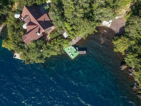 Puerto Pucura, Lake Calafquén, house on the lake