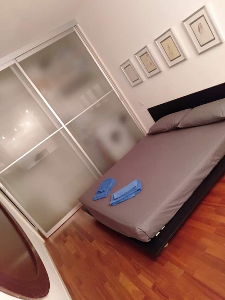 Пространа двојна спална соба