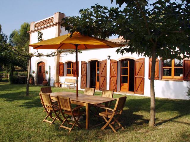 BEAUTIFUL VILLA WITH 2 SWIMMING POOLS gallery image 2