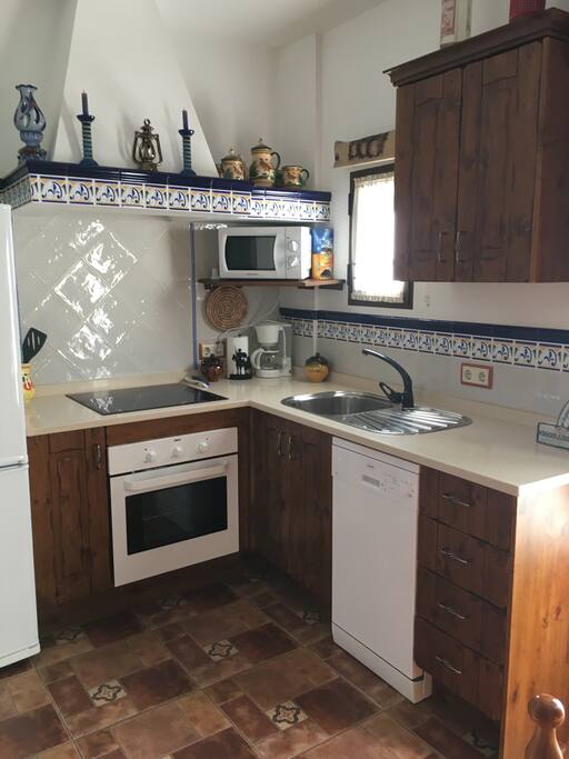 Cocina con despensa