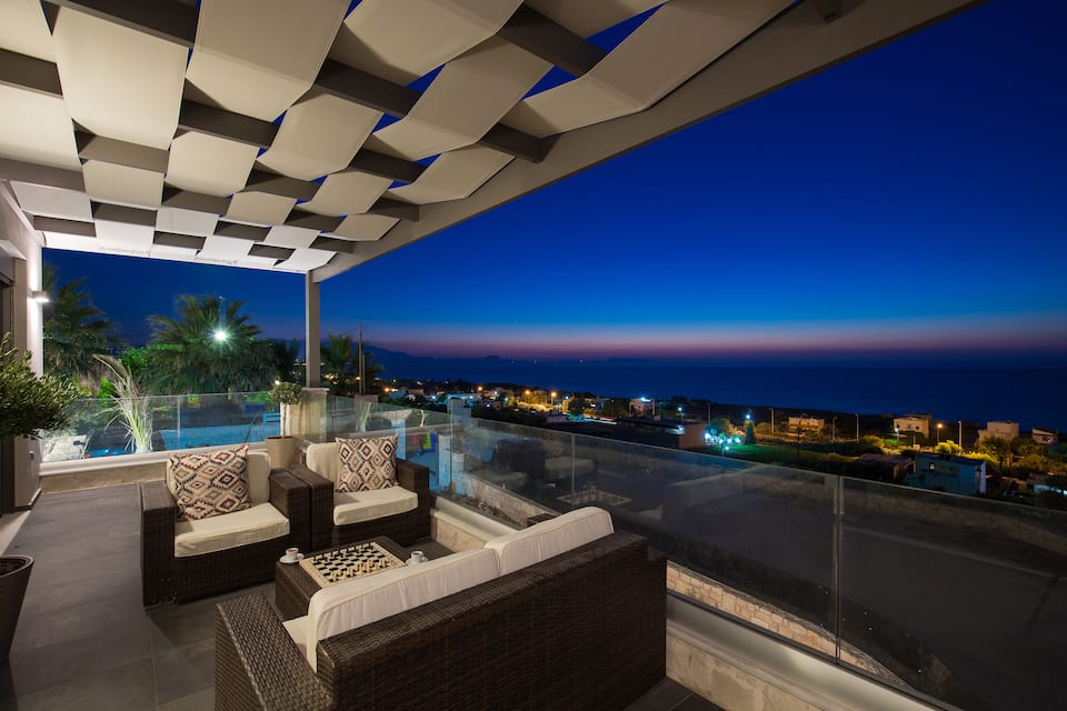 A stone villa above the Cretan Sea, Stavromenos, Crete, Greece, photo 4 of 10