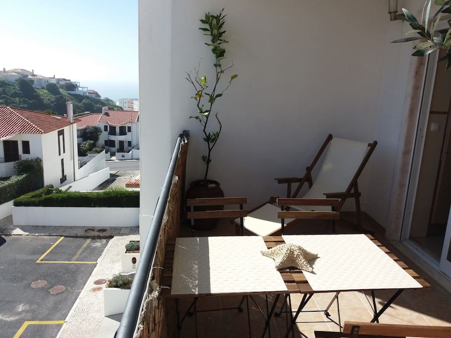 Varanda com zona de refeições