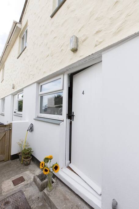 Cottage 4 entrance