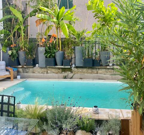 Beautiful 8/10 pers house with swimming pool!