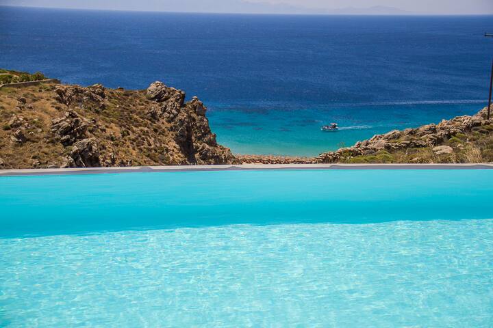 Anais Retreat, 14BD, 2 Pools 3 Jacuzzis, 2 Gyms gallery image 2