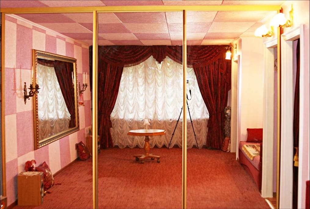 Mirrors do enlarge the space perception!