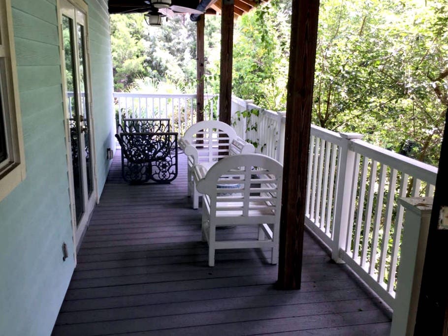 Sitting area outside room. Private entrance.