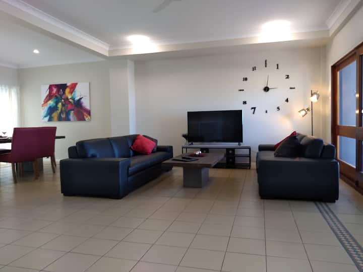 Airlie Beach Ocean View Villa - Airlie Beach