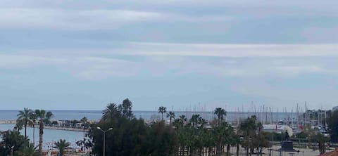 Luxury 2+1with sea view at the marina in thecenter