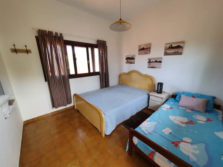 חדר שינה 3 (מיטה זוגית אחת ומיטת יחיד אחת)