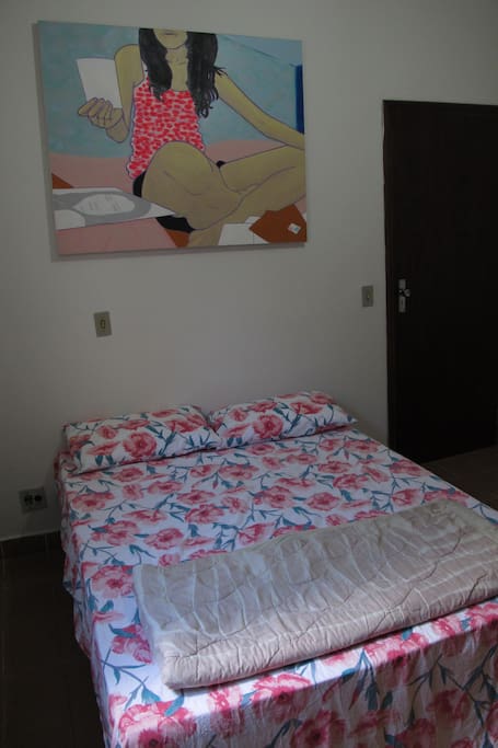 Quarto confortável
Cozy bedroom