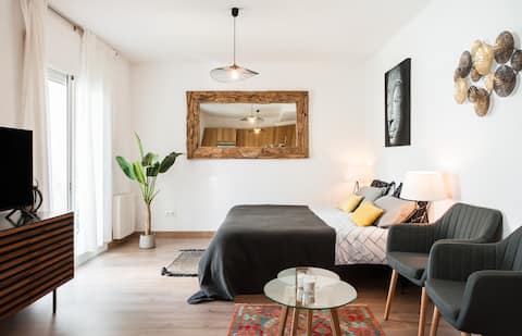 Amazing studio w/private garden in Sitges