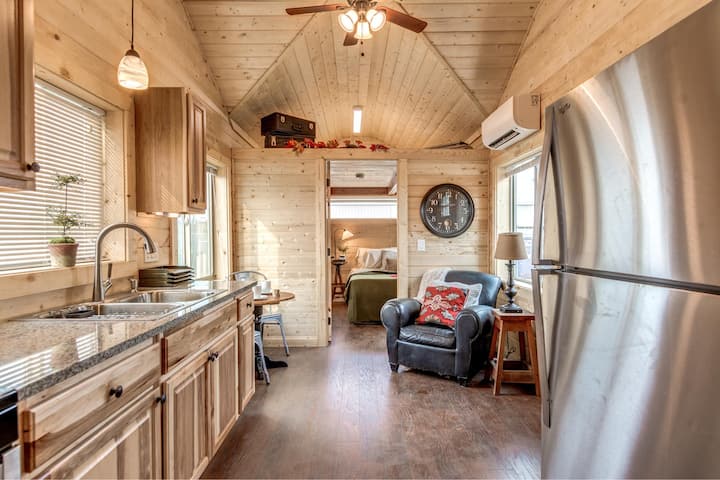 tiny house cabin rentals on airport
