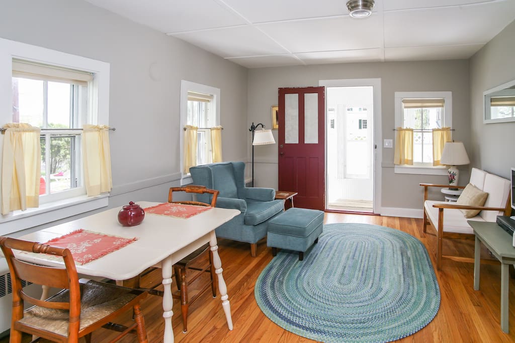 Airy, light-filled rooms. Hardwood floors.