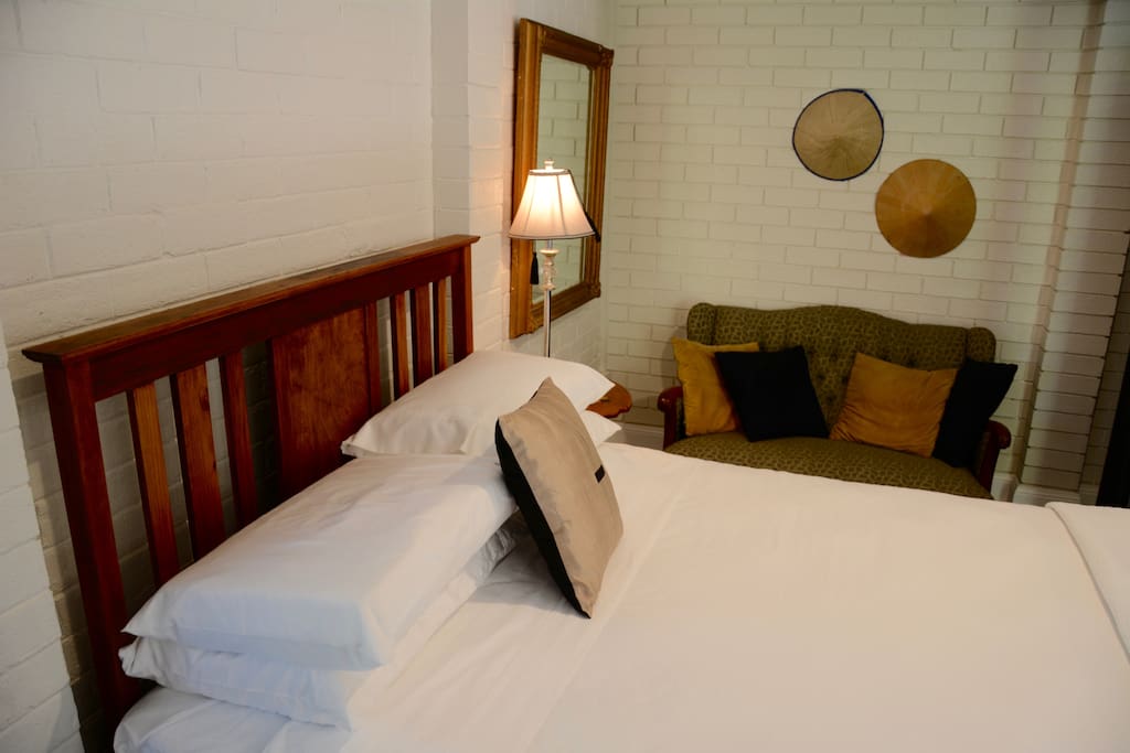 Queen size bed, comfort plus :)