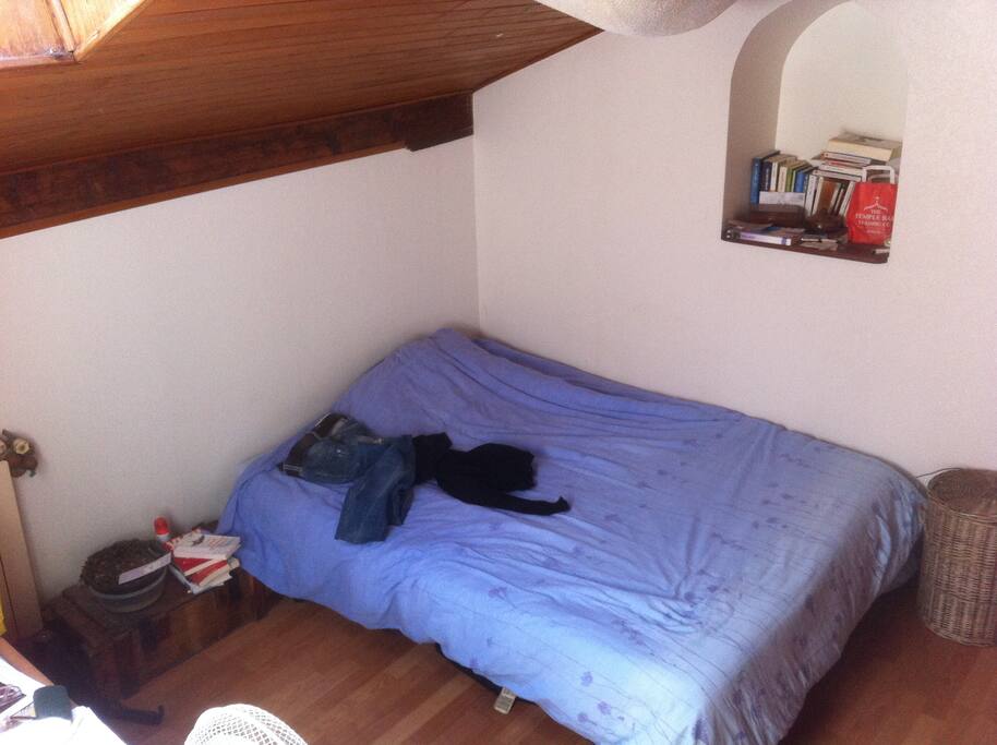 Le jean sur le lit n'est pas compris :D