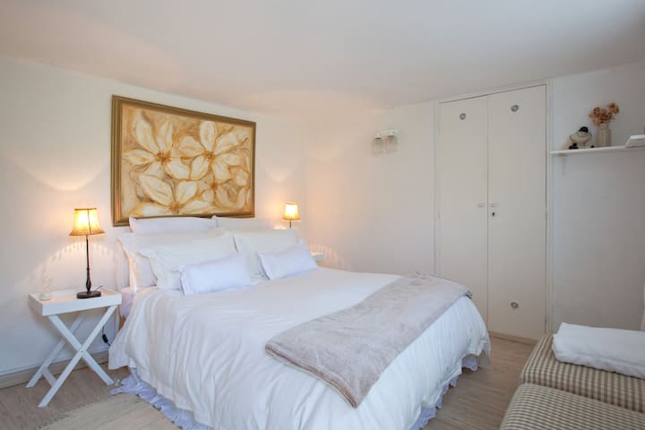 Wine farm basement en suite.