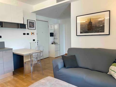 Top Airbnb: Romolo23 Milan-entire apartment with terrace in Milano