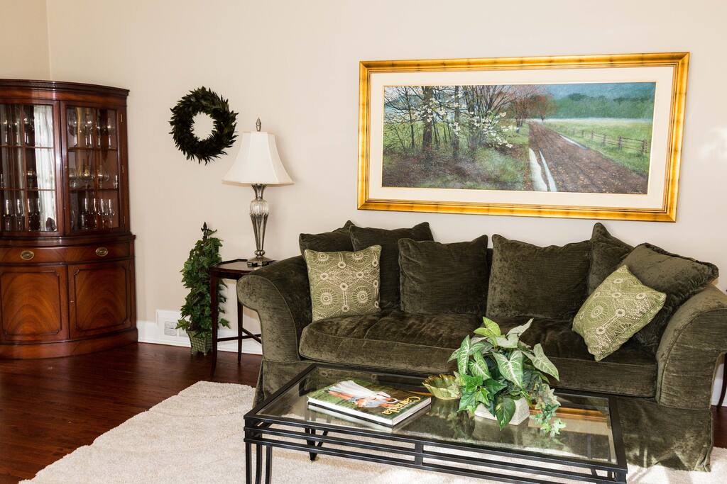 Plush couch, wine glasses & other entertaining essentials