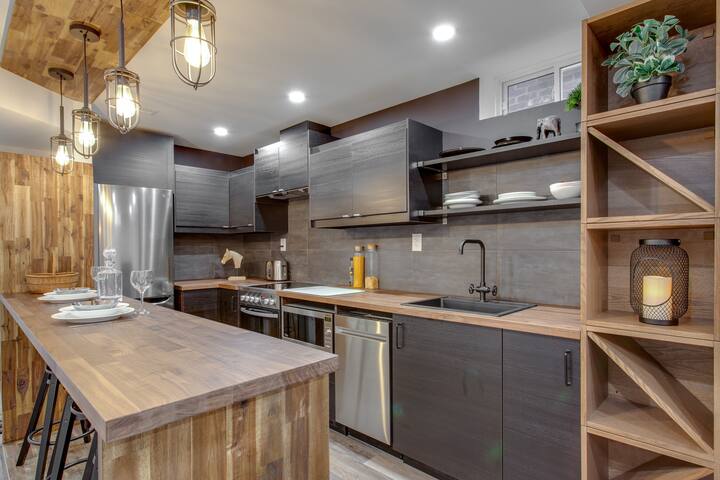 Modern Luxury Apartment just S. of Bradford