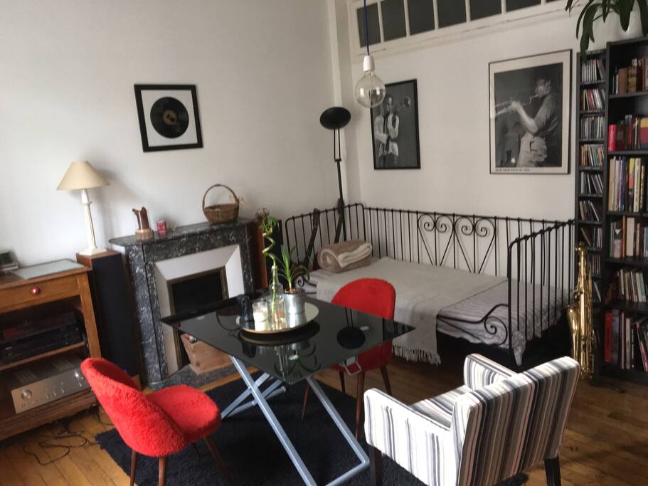SALON - CHAMBRE PRIVÉE / LIVING ROOM - YOUR PRIVATE ROOM