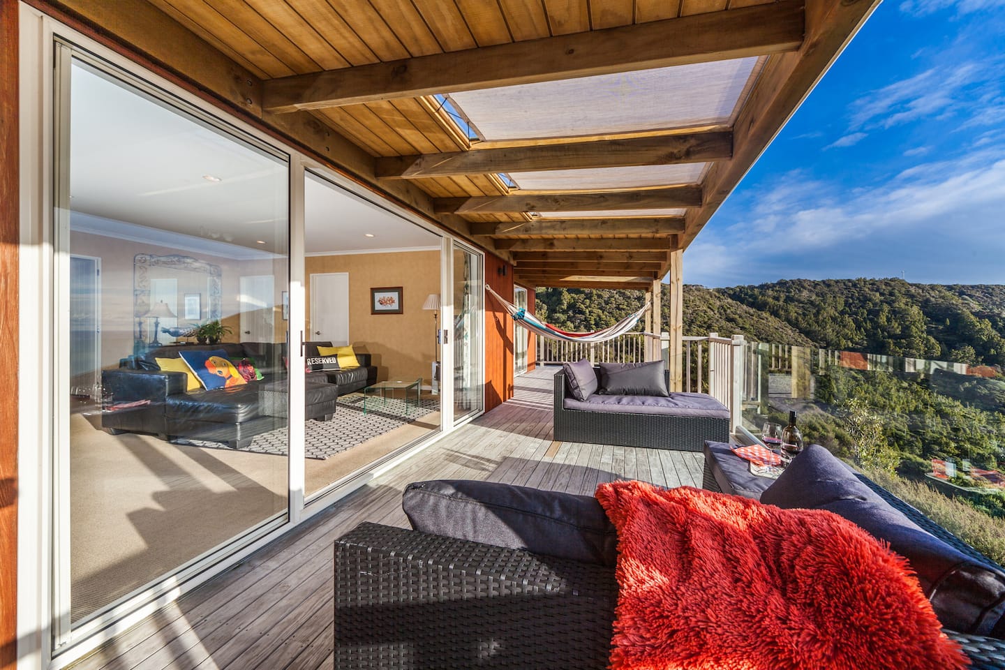 Romantic Piha Superior Suite 1