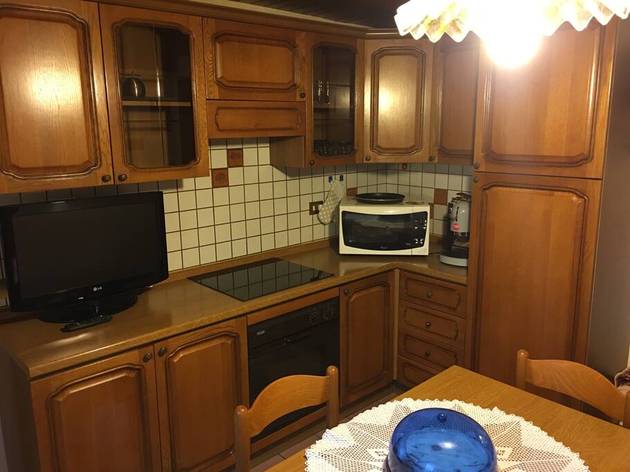 Cucina con microonde