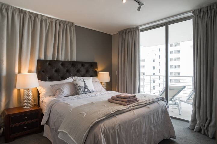 Fairmont – Beautiful Flat with Sea Views & Pool gallery image 2