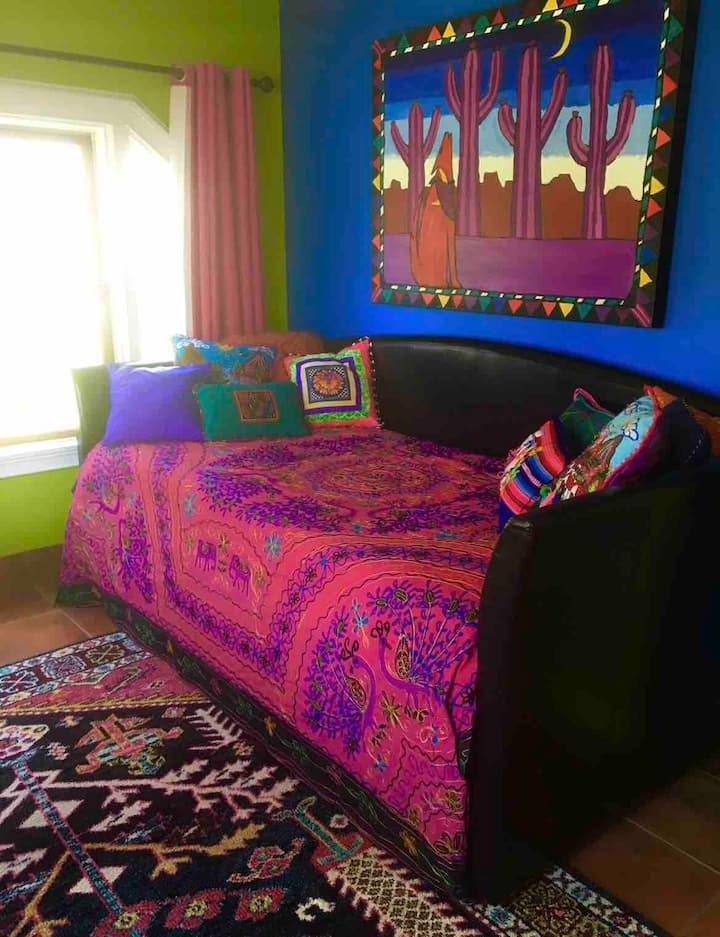 3-та спалня. Разтегателно легло (2 единични).