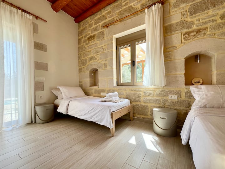 Двокреветна соба со клима уред