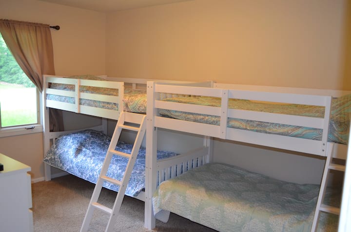 4 Ukubwa Kamili Twin Bunk Vitanda na Magodoro ya Povu ya Kumbukumbu