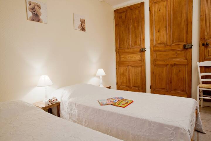 غرفة مزدوجة - 90 × 200